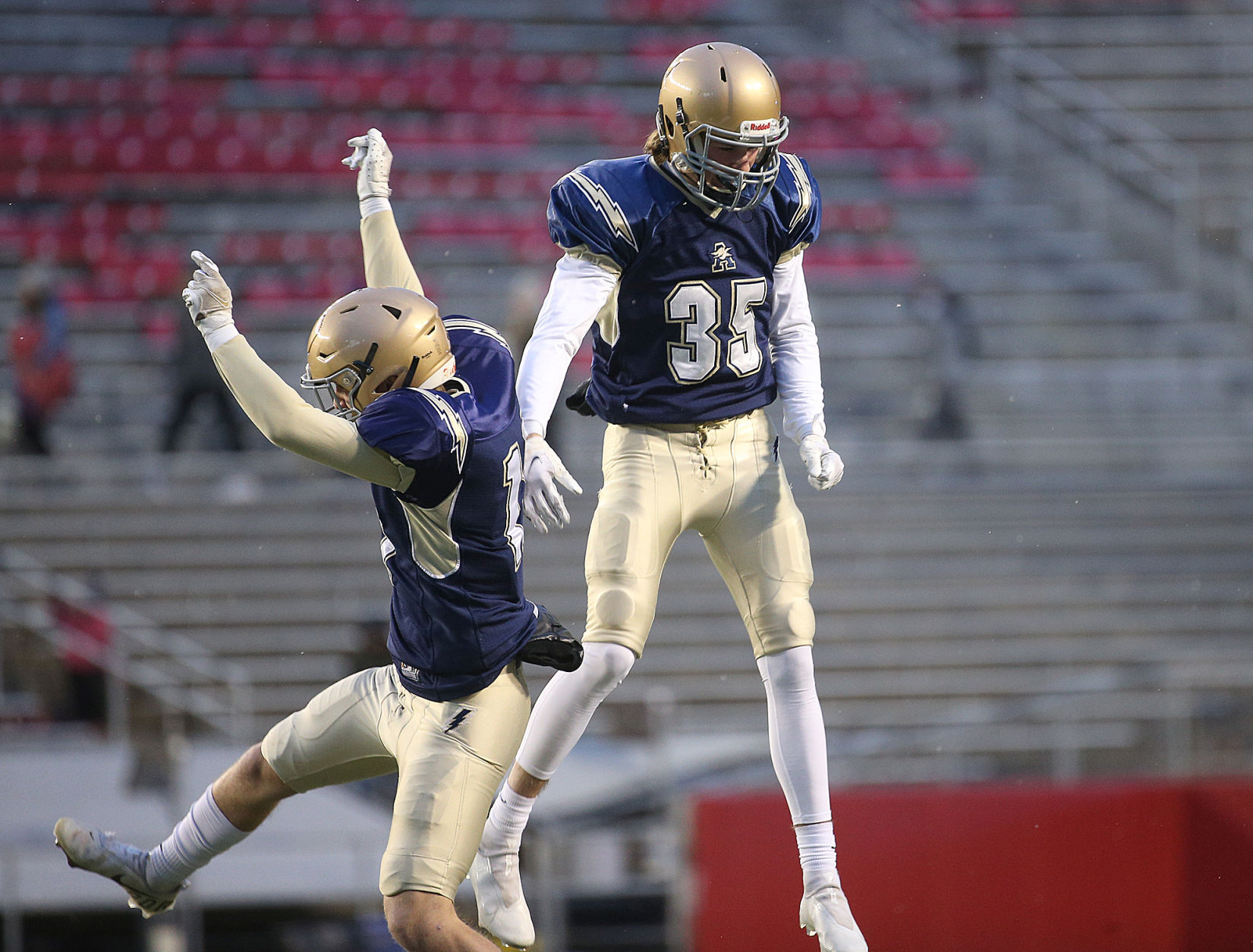 November 18: Mayville vs Aquinas